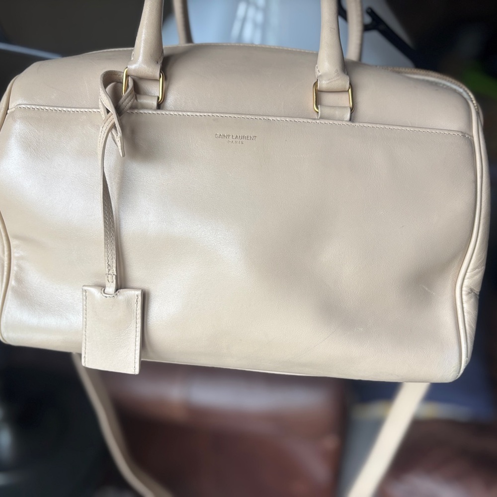Authentic yve st Laurent Women's Beige Leather Shoulder Bag - Classic Carryall